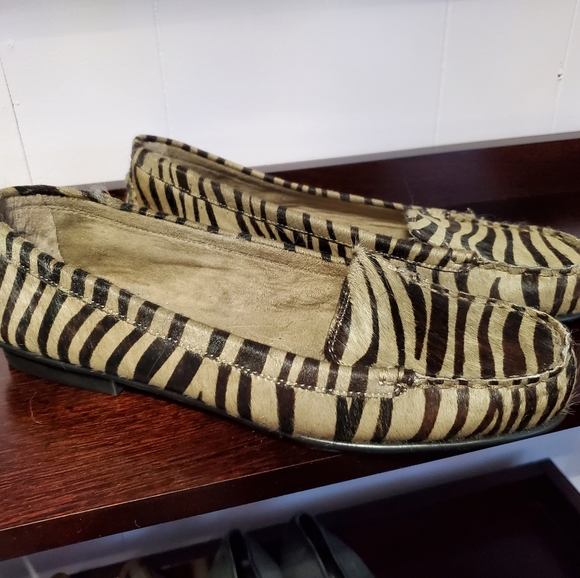 NWOT cow hide suede zebra stripe flats, Aerosoles - Picture 2 of 5